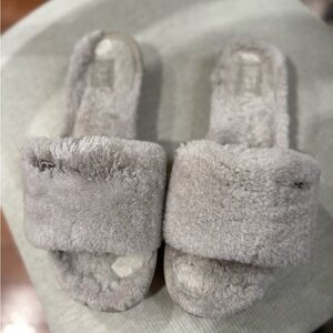 UGG Women's Goat Grey Cozetta Curly Slides women’s size 7